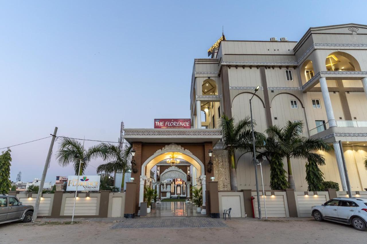 The Florence Resort Jaipur Buitenkant foto