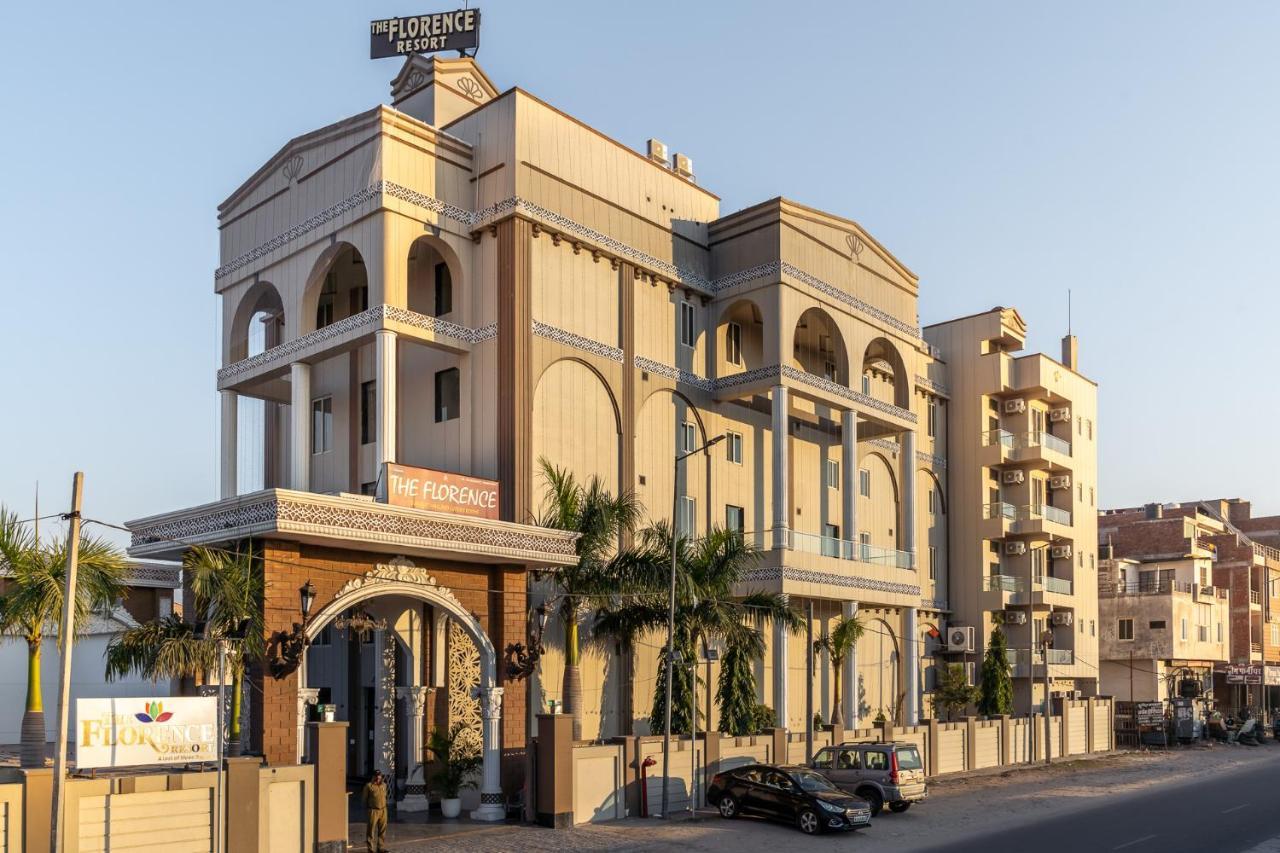 The Florence Resort Jaipur Buitenkant foto