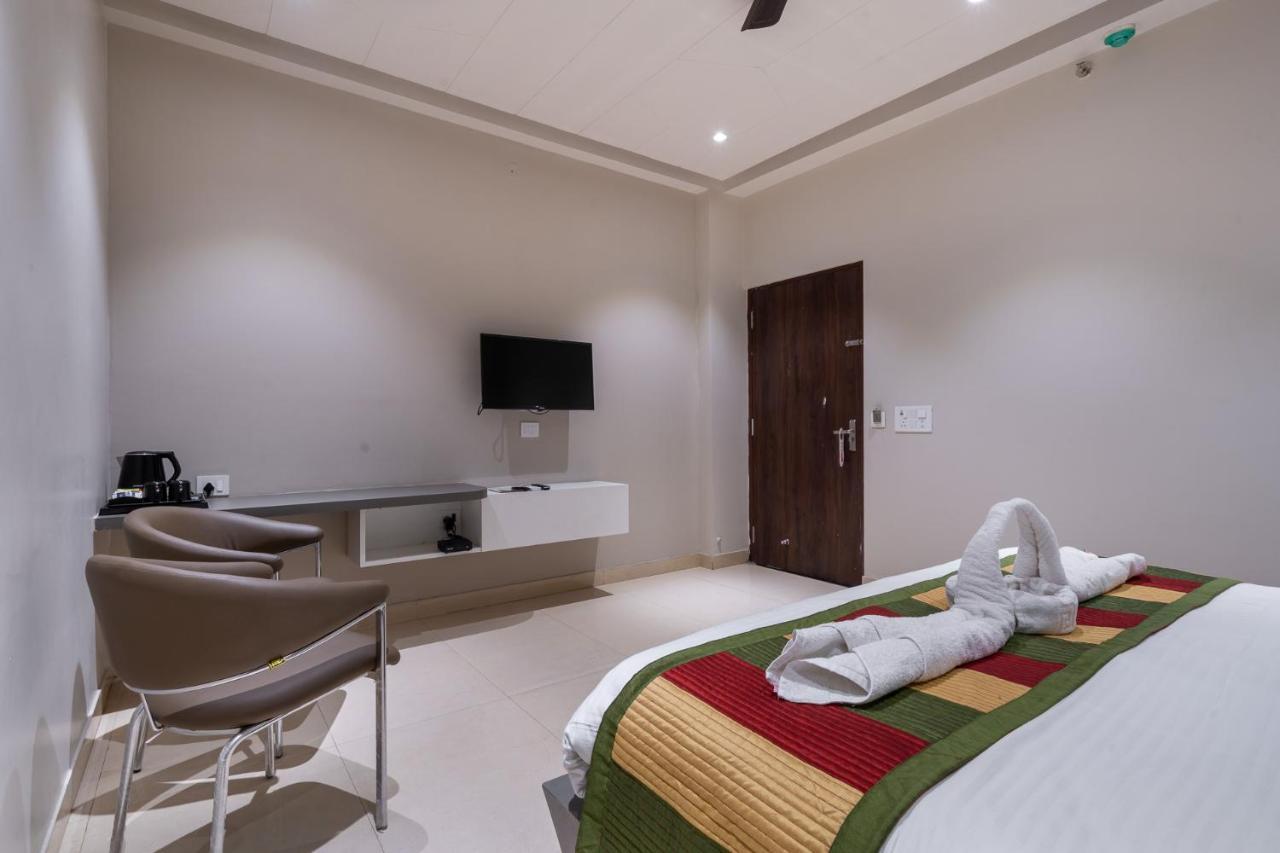 The Florence Resort Jaipur Buitenkant foto