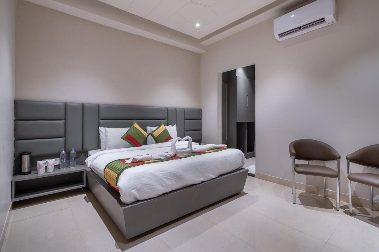 The Florence Resort Jaipur Buitenkant foto