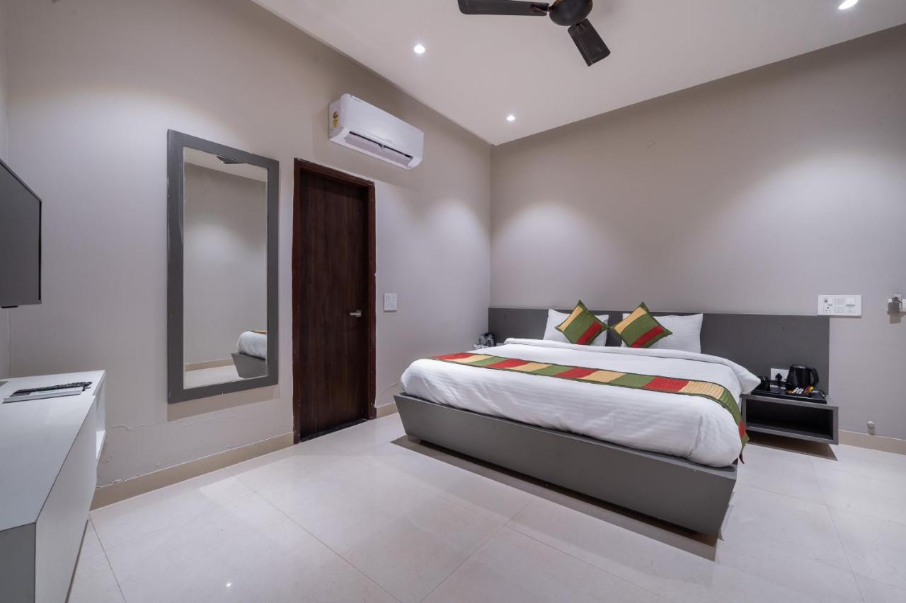 The Florence Resort Jaipur Buitenkant foto